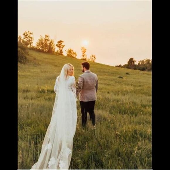Gorgeous Wedding Lace Veil Floral Long Cathedral Veils with Comb 118" (Ivory) - Picture 4 of 7